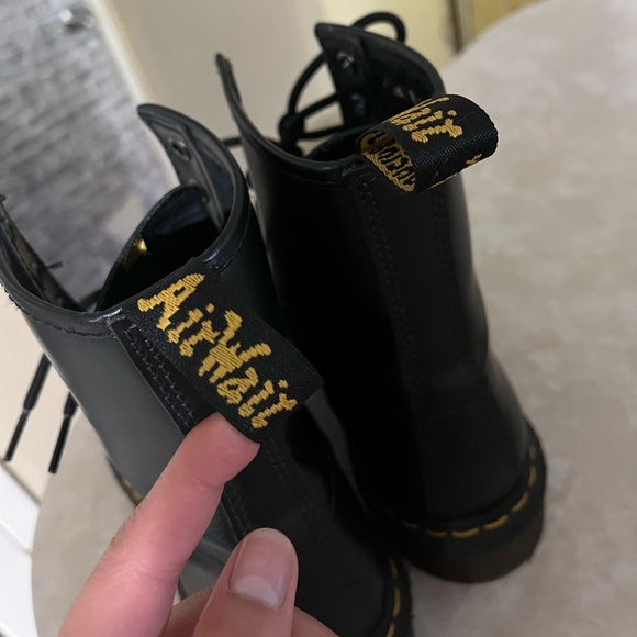 DRMARTENS 1460 WOMEN'S SMOOTH LEATHER LACE UP BOOTS - Picture 8 of 16